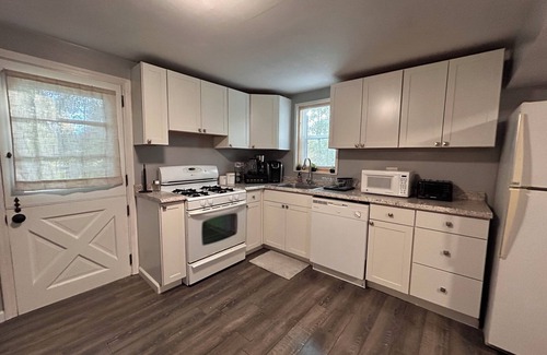 Wildwood Maison | 3BR Hampton Easy Downtown Access, quiet retreat with lots of privacy