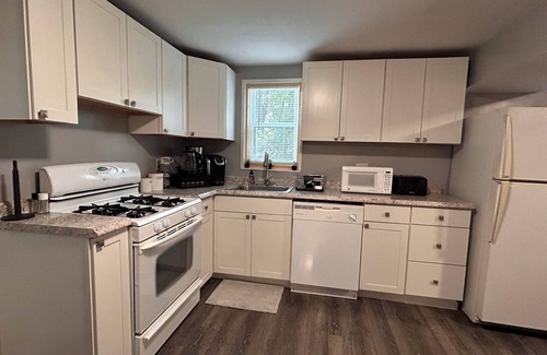 Wildwood Maison | 3BR Hampton Easy Downtown Access, quiet retreat with lots of privacy