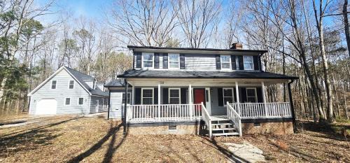 McCain Appartement | 3BR House at Pine Forest Hideaway - 12 Minutes to UNC - Near Jordan Lake