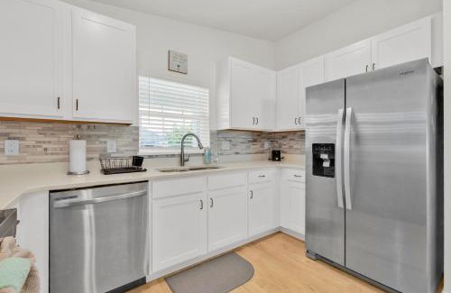 Auburndale Maison | 3BR House with Backyard & access to Auburndale Trail