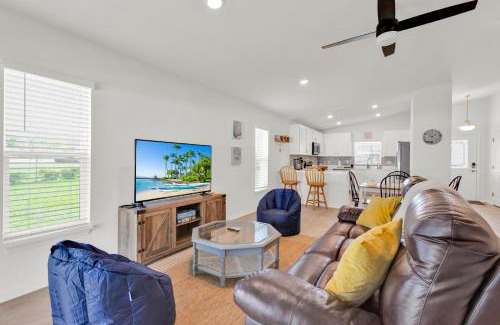 Auburndale Maison | 3BR House with Backyard & access to Auburndale Trail