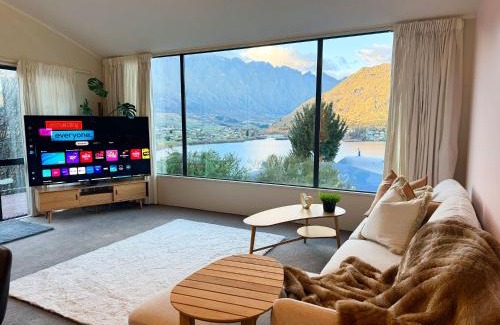 Frankton Appartement | 3BR Lakeview Home with Balcony, Parking, Near Marina