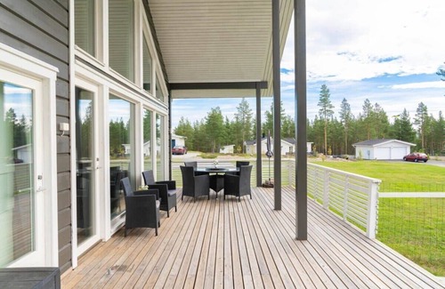 Pite Havsbad Villa | 3BR Lofthouse with Sauna Near Piteå Havsbad