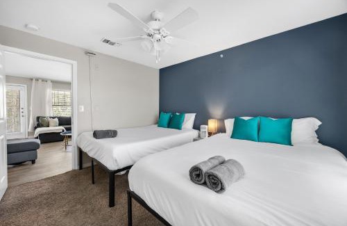 Pleasant Valley Appartement | 3BR Luxe Oasis near Downtown, Pool, Gym, Bball Crt