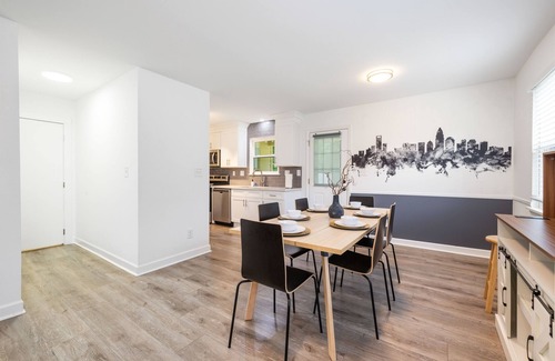 Matthews Maison | 3BR Matthews Home*EV Charger*Dog Friendly