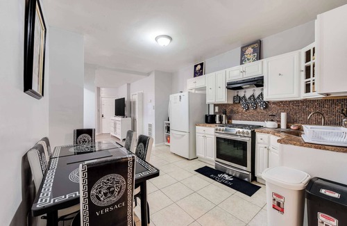 Ampere Appartement | 3BR Newark duplex near Downtown & Transit