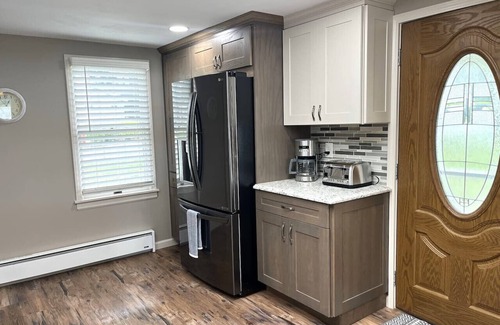Mannsville Maison | 3BR Sandy Pond LAKE HOUSE | Dock | Fire Pit | Pets
