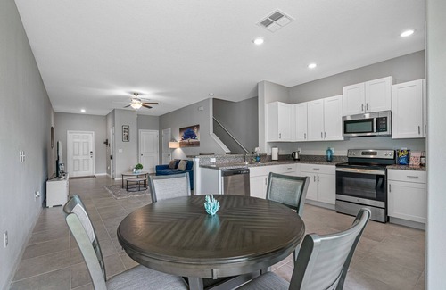 Greater Palm River Point CDC Maison | 3BR* Townhouse* W Garage near beach