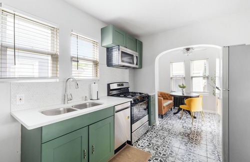 Queens Maison | 3BR w/Office+Basement/Utilities+Parking/Near LIRR