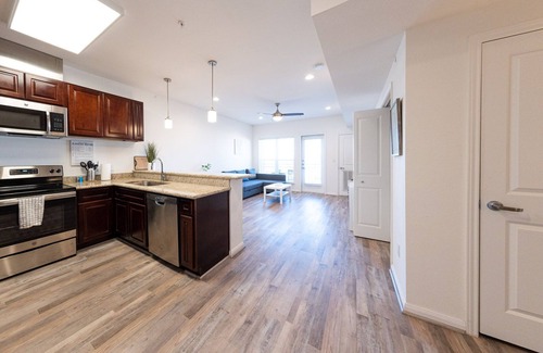 Katy Copropriété | 3E| Cozy One Bedroom in Gated Condo by a Lifestyle Center in Katy, TX