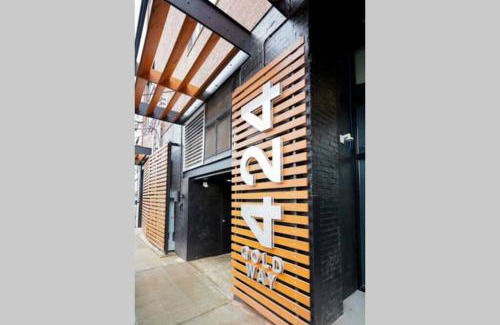 North Oakland Appartement | 3E *New* Huge! Spacious 3 Bedroom in Oakland that sleeps 12!