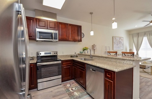 Katy Copropriété | 3L | Lifestyle Center Living| Spacious Gated Condo Home