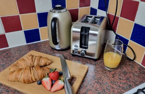 Greenwich West Appartement | 3min walk to DLR, easy commute to the City, close to shops and restaurants