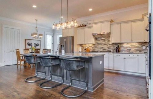 Shelby Hills Maison | 3mn to everything Nashville! Comfortably sleeps 12