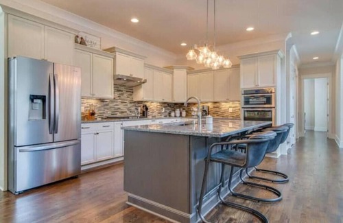 Shelby Hills Maison | 3mn to everything Nashville! Comfortably sleeps 12