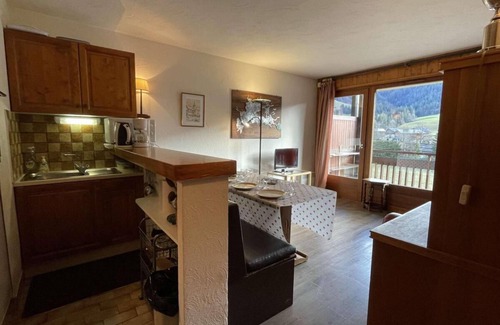 Praz-sur-Arly Appartement | 3.o piso, parking, tv, local para esquís, 35m², Praz sur Arly