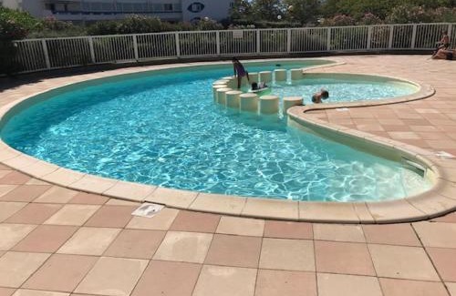 Le Grand Travers Appartement | 4 étoiles, vue mer, clim, wifi, parking, piscine