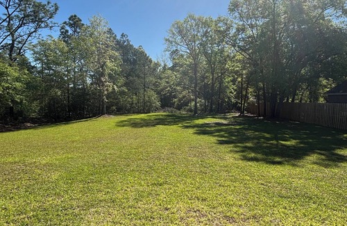 Crestview Maison | 4.0 Mi. to North Crestview 3-bedroom house, close to Base, Airport and Beach.