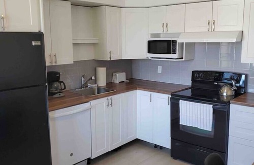 Bellerive Appartement | 4.5 équipé - près services +bus