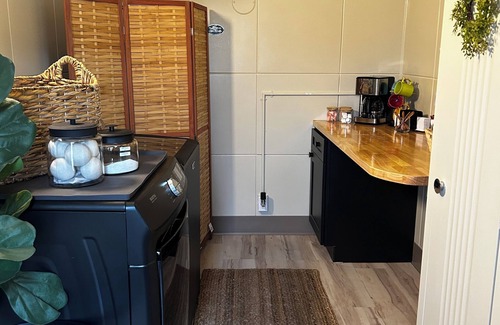 Middlesboro Maison | 4.6 miles from LMU. Cozy 2-bedroom Lustron home located in Middlesboro, Ky,