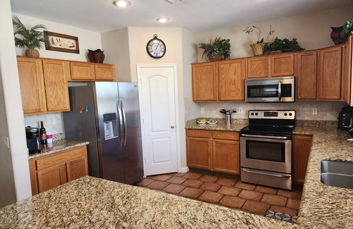 San Tan Valley Maison | 4 Bdrm 2. 5 Bath, Private Pool & Spa, Putting Green, sur Johnson Ranch Golf Course