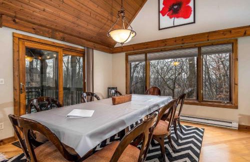 The Galena Territory Maison | 4 Bdrm Dog-Friendly Territory Getaway