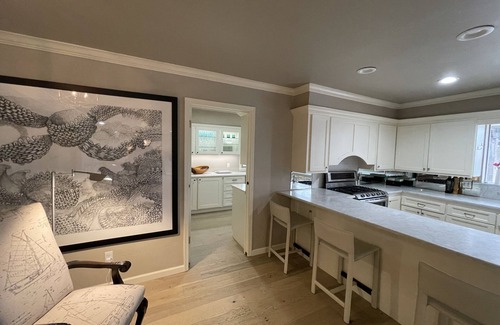 Central Oklahoma City Maison | 4 BDRM Ranch with POOL, just replastered, ping pong; 1 block off Nichols Hills