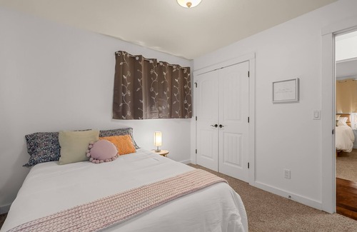 Lacey Maison | 4 bed, 2 bath… perfect home away from home for the whole family in Lacey, WA!