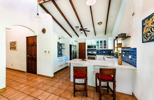 Palm Beach Estates Villa | 4 BR Avec piscine et terrasse sur le toit à 50m de la plage de Grande