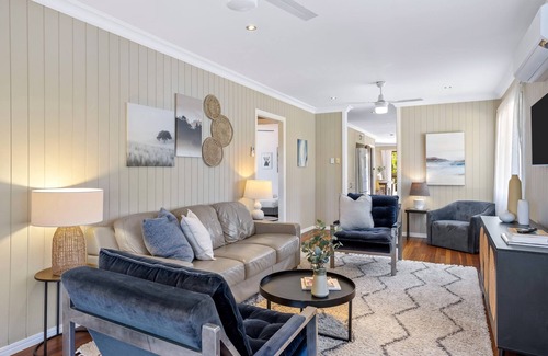 Redcliffe Maison | 4-Bed Beach Retreat with Pool & Outdoor Dining