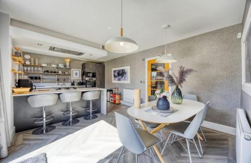 Bailleston Maison | 4 Bed Detached House
