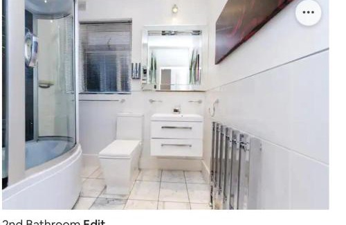 Graveney Appartement | 4 Bed Flat - Sleeps 14 - Parking - Game Room -Wifi
