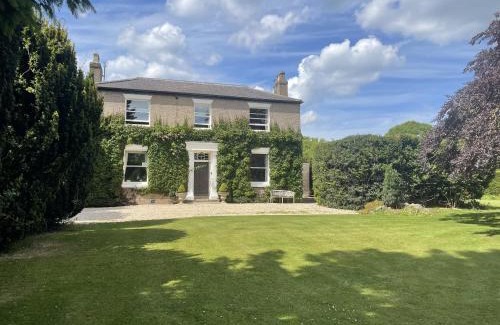 Ulceby Maison | 4 Bed-FreeWiFi-Sleeps 8-CarCharger