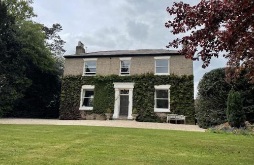 Ulceby Maison | 4 Bed-FreeWiFi-Sleeps 8-CarCharger