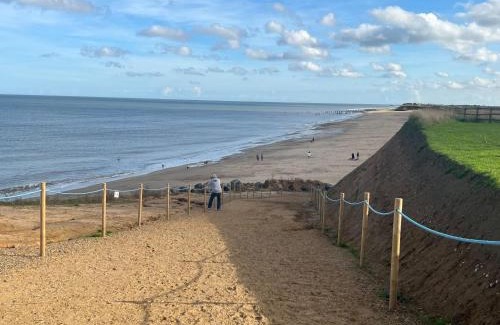 Happisburgh Maison | 4 bed house 50 yards from the beach & lighthouse
