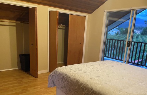 Southeast Kelowna Autre | 4 bed house, on Orchard with pool!