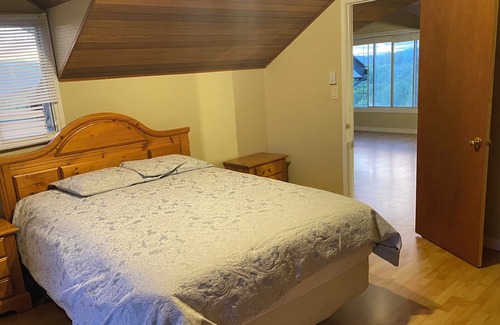 Southeast Kelowna Autre | 4 bed house, on Orchard with pool!
