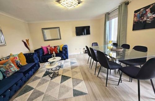 Kirkliston Appartement | 4 bed house With 6 Beds
