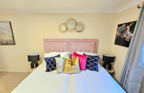 Kirkliston Appartement | 4 bed house With 6 Beds