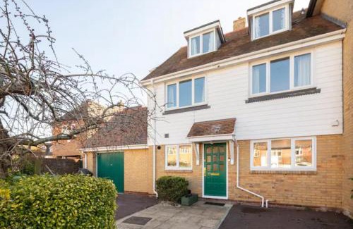 Abingdon Maison | 4 Bed House with Marina View, Abingdon, Oxford