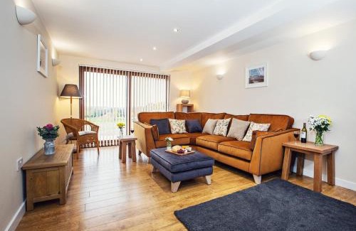 Halmonds Frome Maison | 4 Bed in Bishops Frome 75601