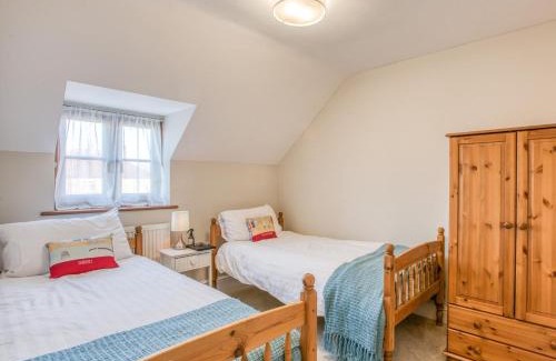 Briston Maison | 4 Bed in Briston 77924