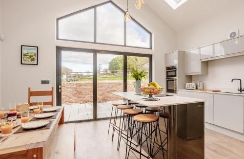 Dunstable Maison | 4 Bed in Dunstable 93632