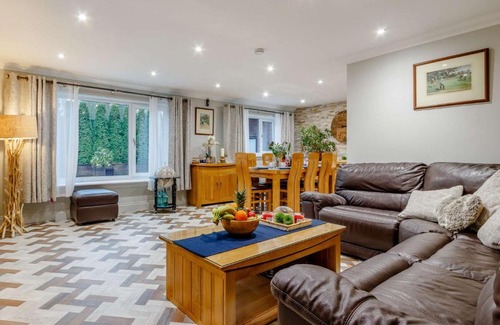 Aberuthven Maison | 4 Bed in Gleneagles 86381