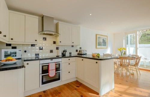 West Lulworth Maison | 4 bed in Lulworth CHRIC