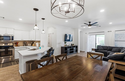 Villages At Queen Creek Maison | 4 Bed with Community Pool, Game Room, Minutes to Bell Bank Park!