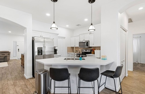 Villages At Queen Creek Maison | 4 Bed with Community Pool, Game Room, Minutes to Bell Bank Park!