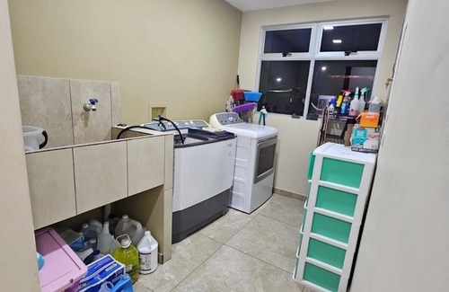 Canton Parrita Maison | 4-bedroom house in delightful Parrita Playa Bandera Puntarenas with WiFi, AC