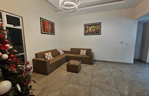 Canton Parrita Maison | 4-bedroom house in delightful Parrita Playa Bandera Puntarenas with WiFi, AC