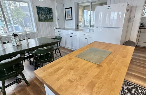 Sebago Maison | 4 BEDROOM 2.5 BATH LAKEFRONT HOME WITH 2 KITCHENS